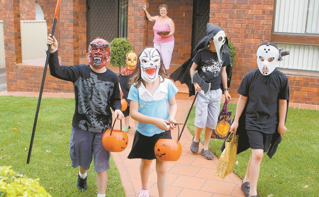 Los niños no podrán hacer este año el clásico “truco o trato”. Foto: AP