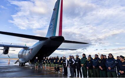 FOTOS: Parte delegación mexicana a EU para ayudar a combatir incendios en Los Ángeles