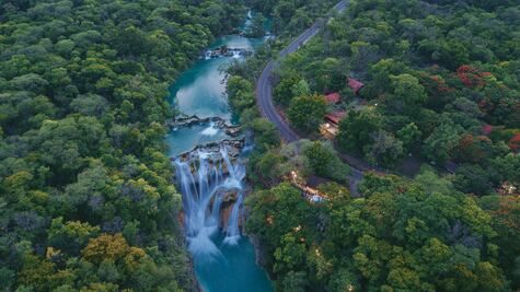 Así es la Cascada El Meco, en la Huasteca potosina