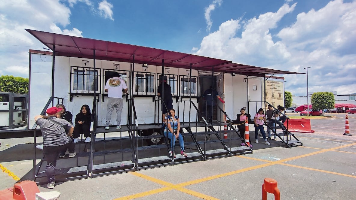 En el Módulo Móvil 18 Tláhuac de la Semovi no se observaron largas filas para realizar el trámite. Foto: Arantxa Meave