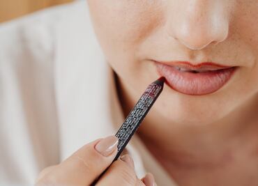 Errores comunes al delinear los labios