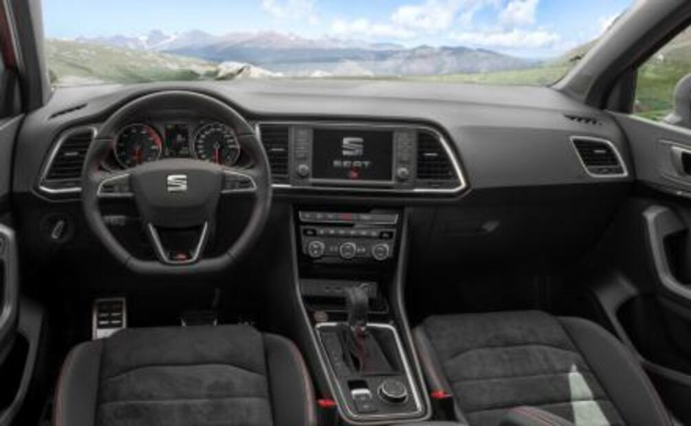 Seat presenta la versión FR del Ateca