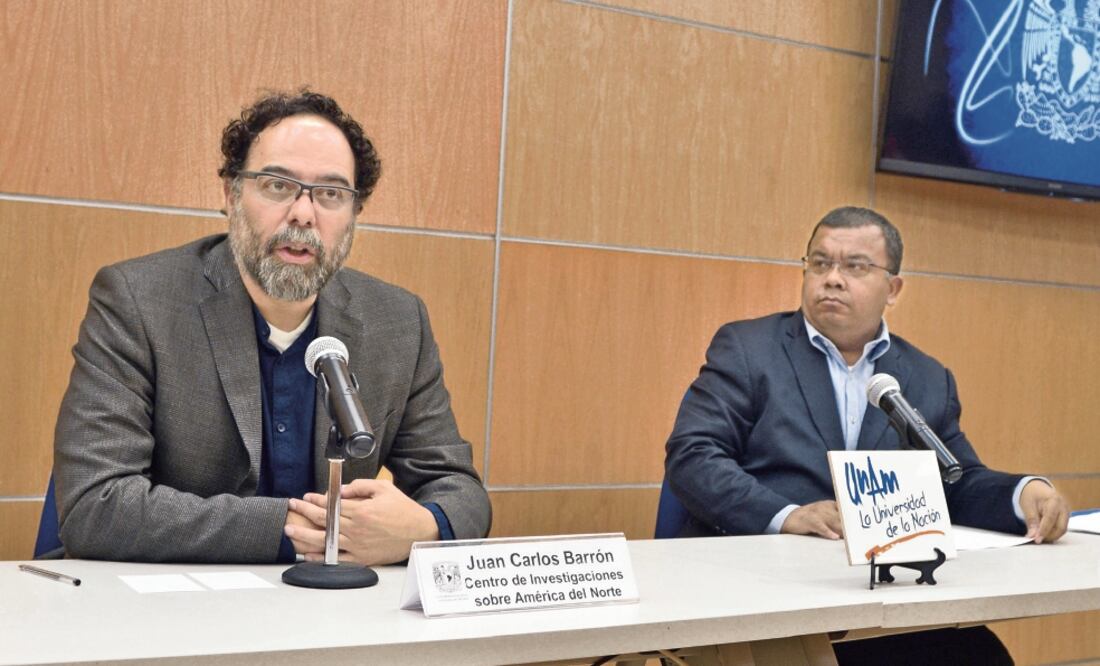 Juan Carlos Barrón, investigador del Centro de Investigación sobre América del Norte, y Pedro Isnardo de la Cruz, investigador de la ENTS. Foto: UNAM