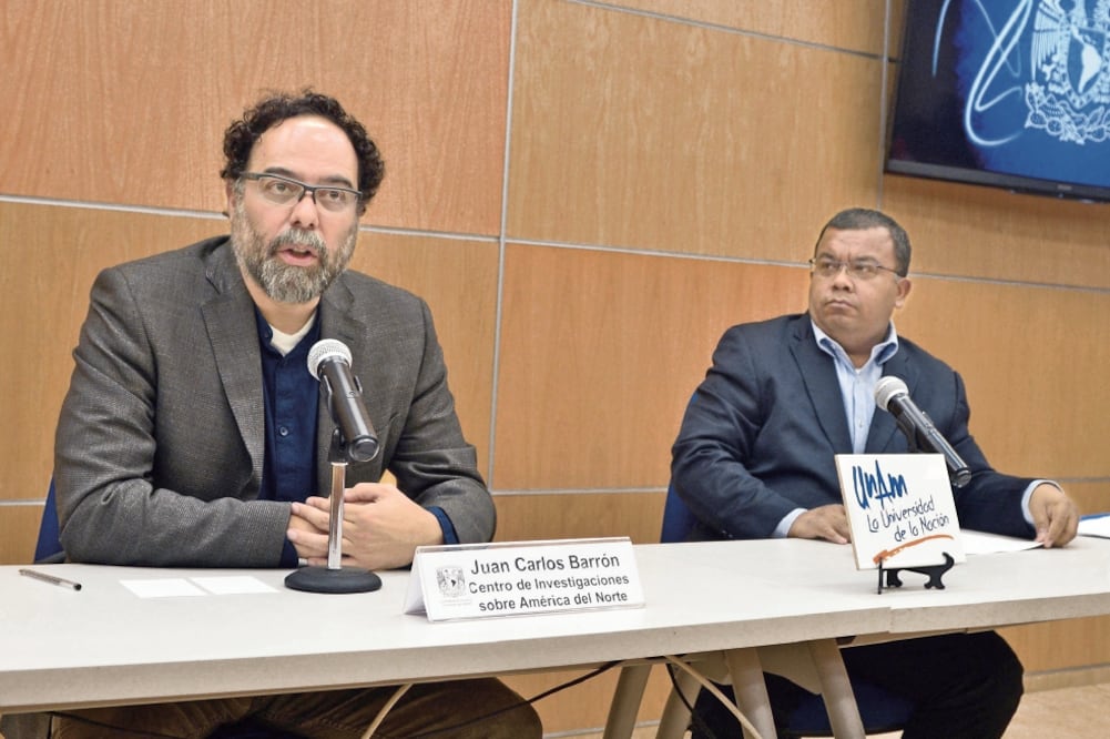 Juan Carlos Barrón, investigador del Centro de Investigación sobre América del Norte, y Pedro Isnardo de la Cruz, investigador de la ENTS. Foto: UNAM