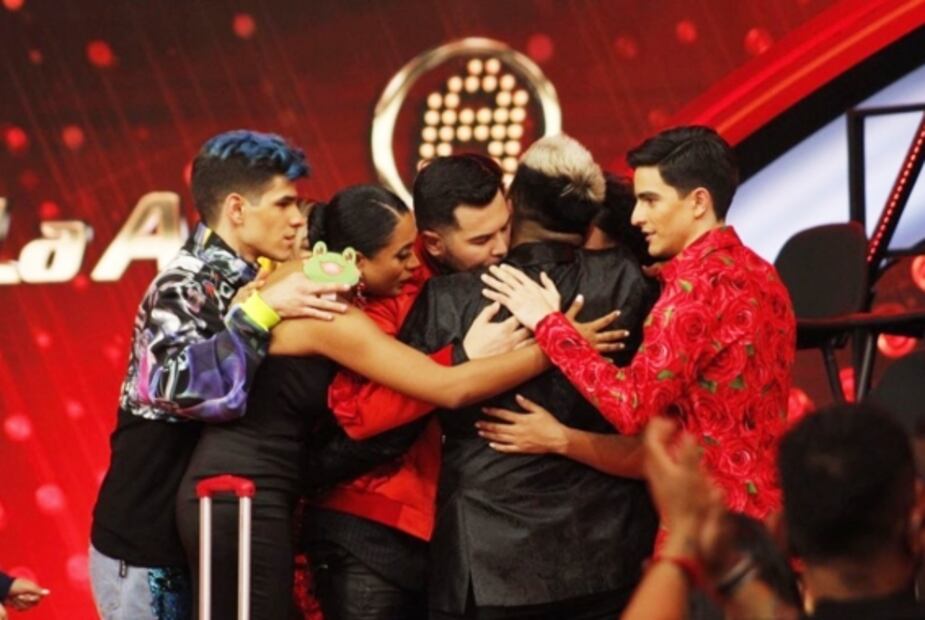 "La Academia"; Una noche de duetos y canciones escritas por los concursantes 