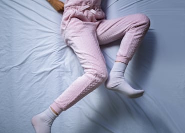 ¿Qué es y cómo controlar el síndrome de piernas inquietas desde casa según Harvard?