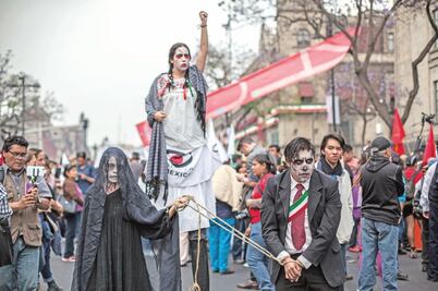 Piden padres de normalistas que intervenga la SCJN