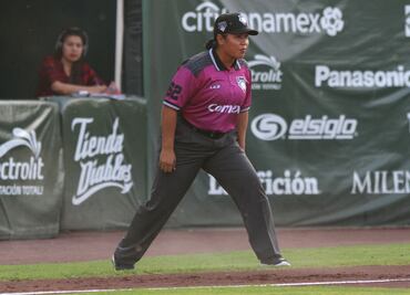 Debuta primera mujer ampayer en LMB