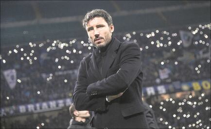 Van Bommel explica la "desobediencia" de Hirving Lozano