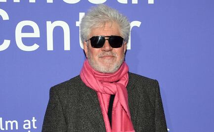 Instagram se disculpa con Almodóvar por retirar cartel que muestra un pezón de mujer