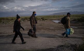 Chile concreta el primer vuelo de deportación del gobierno de Kast; anuncia mayor control migratorio