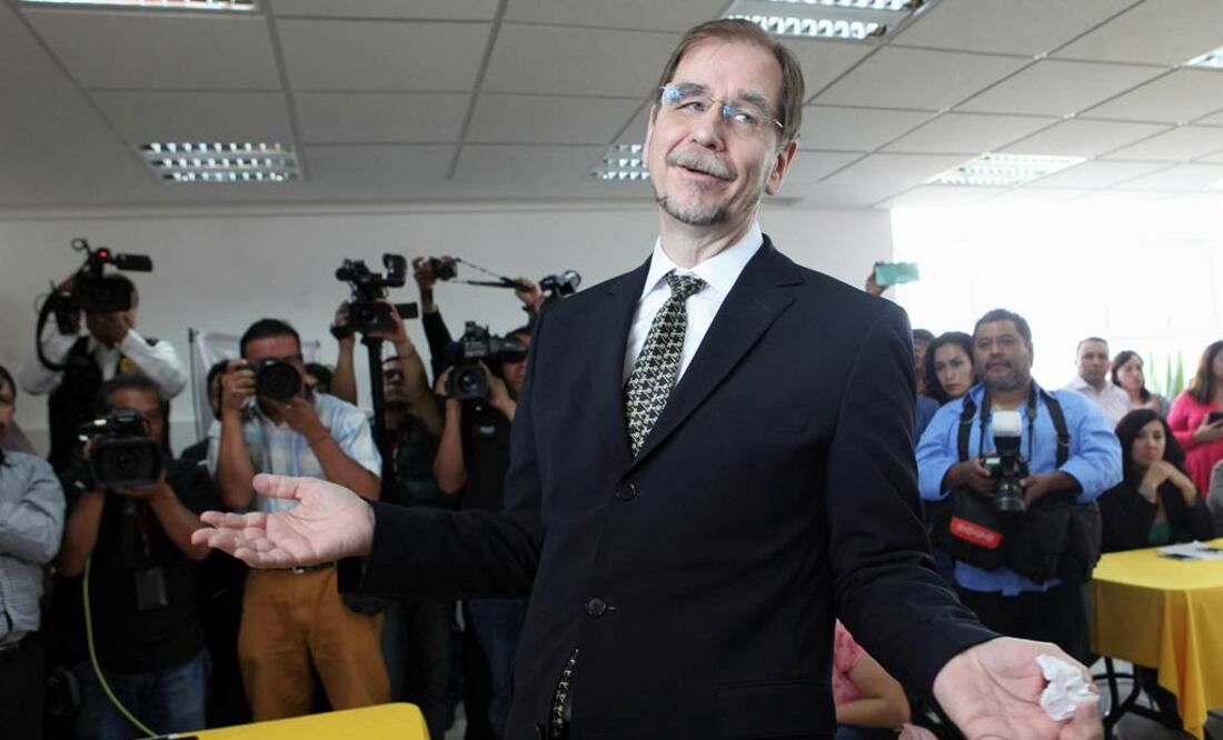 El analista durante su afiliación al PRD./Lucía Godínez - EL UNIVERSAL