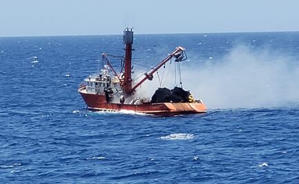 Rescata Marina a nueve tripulantes de un buque pesquero en Guaymas