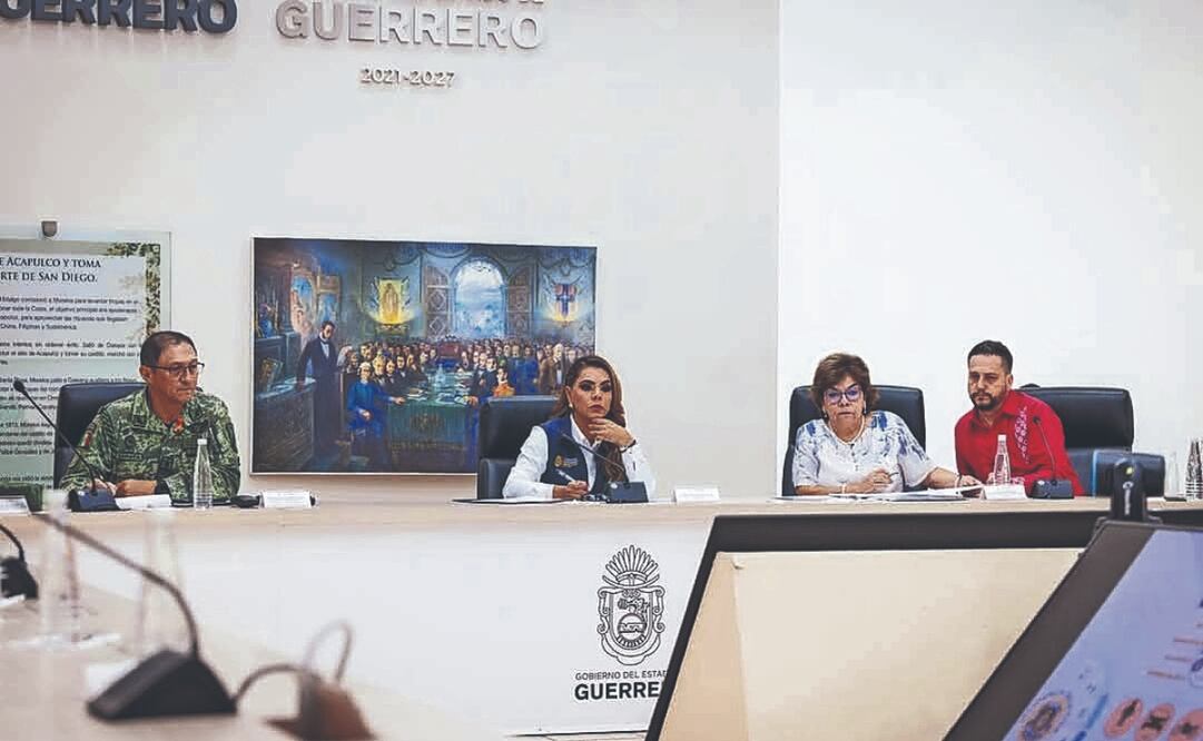 La gobernadora Evelyn Salgado (centro) encabezó la Mesa de Coordinación de la Paz para Guerrero. Foto Especial