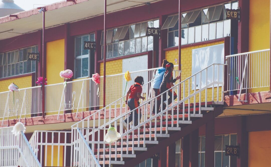 Las escuelas públicas tienen problemas para convencer a los padres de lo que están aprendiendo sus hijos. Archivo El Universal