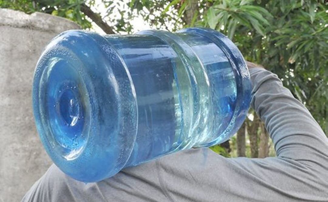 Tienditas y otros comercios de colonias de Mérida reportaron desabasto de garrafones de agua de 20 litros. Foto: especial