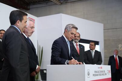 Mancera anuncia laboratorio para jóvenes emprendedores