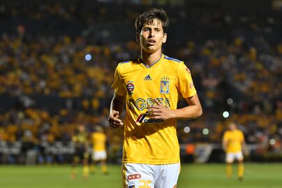 El Guadalajara y el Cruz Azul se pelean a jugador de los Tigres