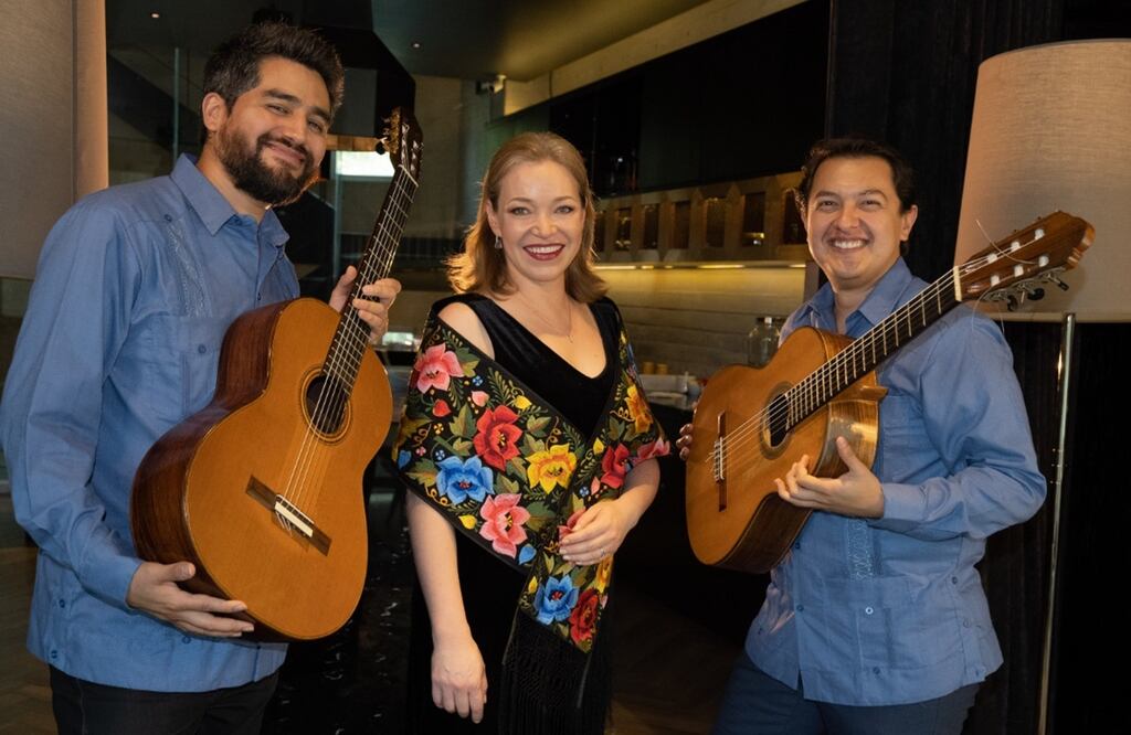 Aleph Dúo e Irasema Terrazas lanzan el álbum  "Acerca del origen", llenos de sonidos zapotecas.
Foto: INBAL