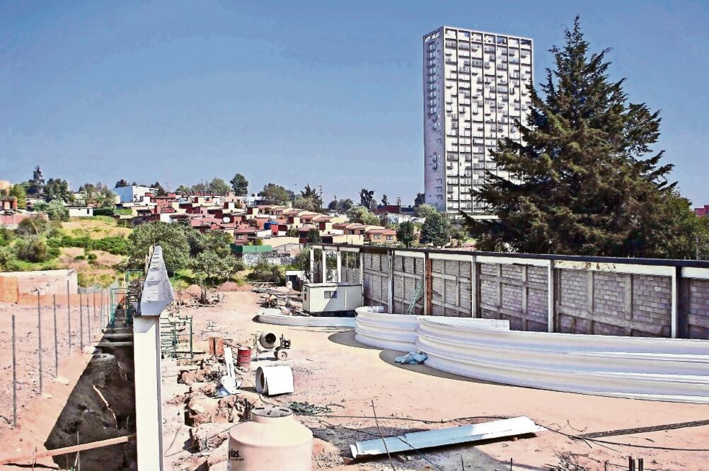 La Secretaría de Obras y Servicios de la Ciudad de México informó que entre las obras pendientes de asignación de recursos se encuentra el Hospital General de Cuajimalpa, el Laboratorio de Análisis Epidemiológico de la Central de Abastos (ESPECIAL)