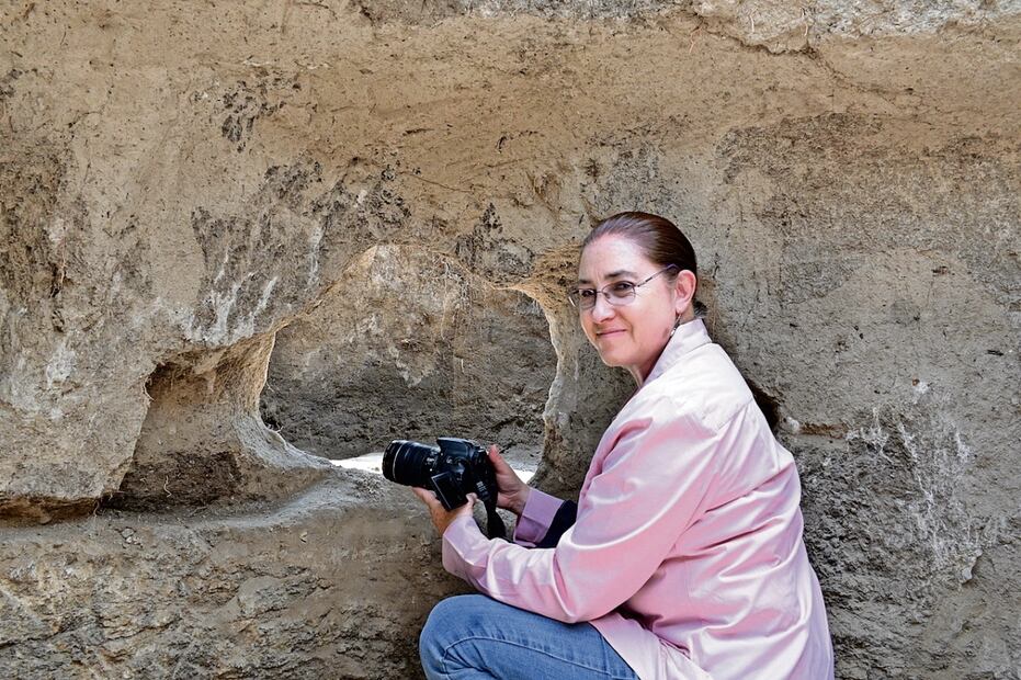 La arqueóloga María de Lourdes López Camacho, en las labores de investigación. Foto: INAH
