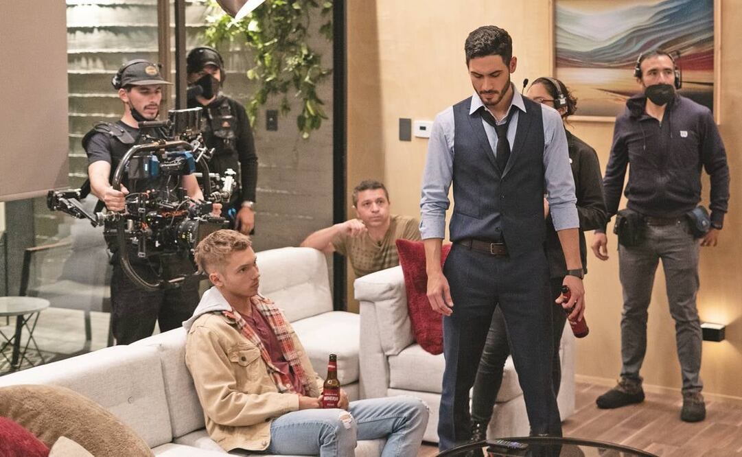 Speitzer da vida a un banquero con una relación estable que de pronto siente atracción por otro hombre, interpretado por Franco Masini (izquierda). Foto: Archivo/ EL UNIVERSAL