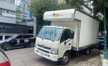Hallan sin vida a un hombre dentro de camión de reparto en colonia Roma Sur; la víctima no ha sido identificada