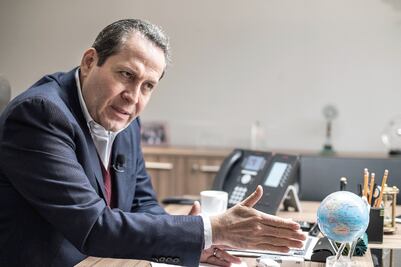 Eruviel se suma a equipo de Meade