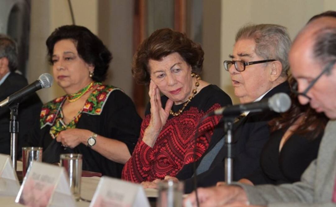 "Amiga, has enriquecido el conocimiento de la cultura novohispana que en el fondo es México, es un gran privilegio ser tu amigo", expresó León-Portilla. FOTO: Notimex.