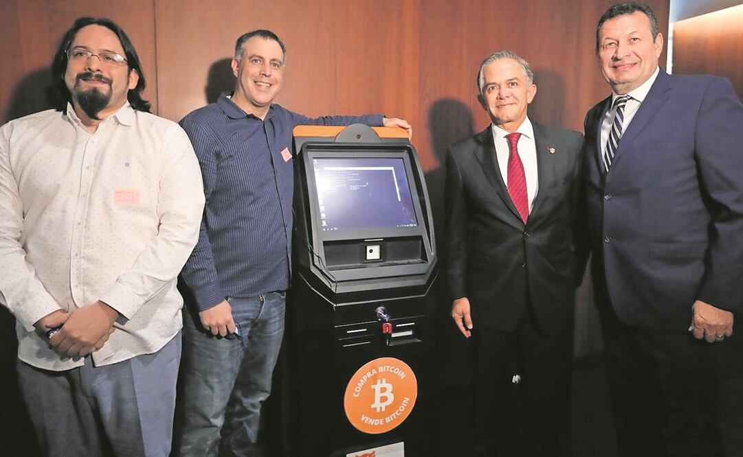 En el lobby del Senado se instaló un cajero de bitcoins, aunque después se descompuso. Foto: Especial 