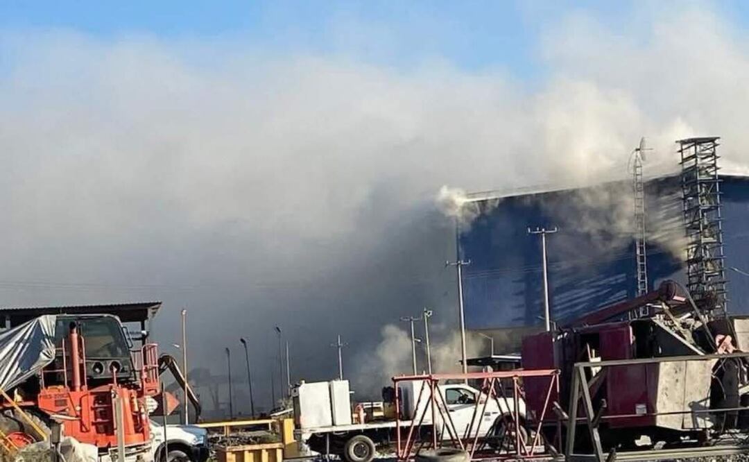 Esta mañana, se reportó un incendio en una empresa brasileña de aceros en Hidalgo (12/03/2025). Foto: Especial