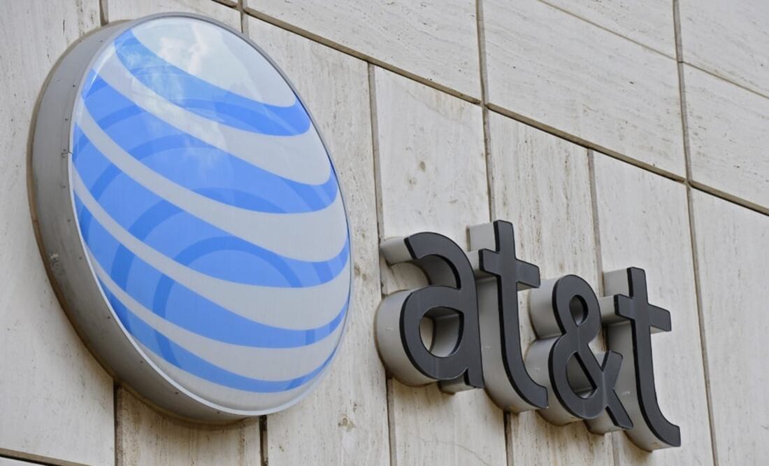 Donald Trump se reúne con CEO de AT&T