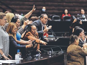 Diputadas del PRIMor hacen la cuauhtemiña