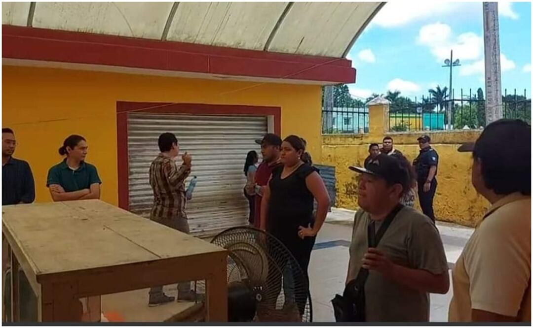 Los comerciantes yucatecos señalaron que no recibieron notificaciones de desalojo por parte del Ayuntamiento por lo que fueron desalojados con gas lacrimógeno. Foto: Especial