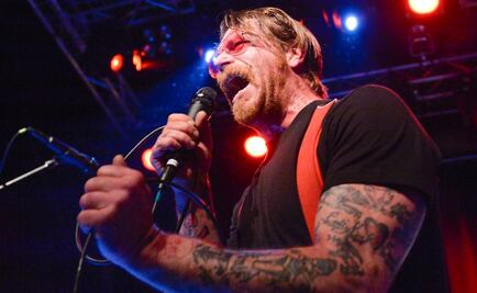 Vocalista de Eagles of Death Metal se disculpa