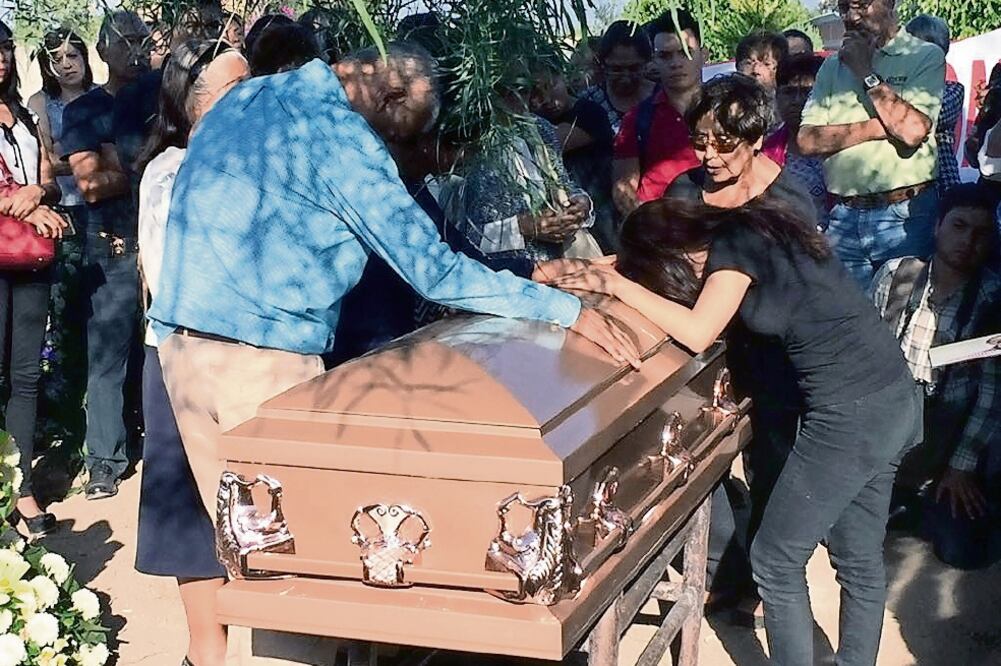 Justicia. Familiares, amigos y colegas de Héctor González pidieron se esclarezcan las causas de su asesinato.