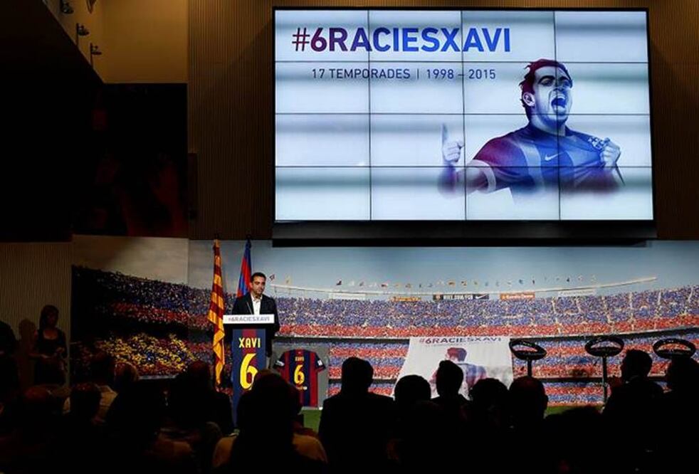 El Barcelona despidió por la puerta grande a Xavi Hernández, en un emotivo acto institucional en el que el jugador que más veces ha vestido la camiseta azulgrana dejó en claro que "no es un adiós, sino un hasta luego". Foto AP