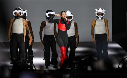 "México me entró mucha hambre, a ver si me como un aguachile", bromea Rosalía en el Zócalo