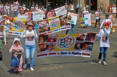 “¡No tenemos nada que festejar!”, gritan miles