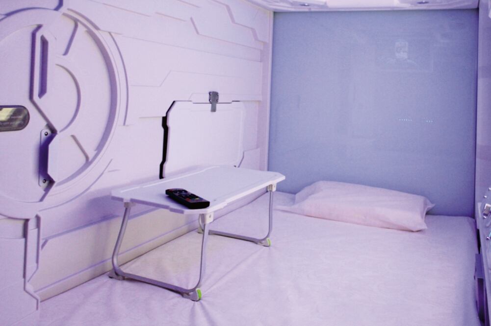 Izzzleep cuenta con 40 cápsulas y la renta es de 140 pesos la hora y hasta 650 pesos por noche. Éste concepto de servicio es similar al Hotel Cápsula de Japón. Se prevé atender a 12 mil personas en su primer año de operación. (CORTESÍA)