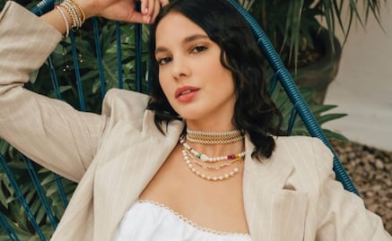 Arisita enciende el Foro Sol con minifalda y bra negro