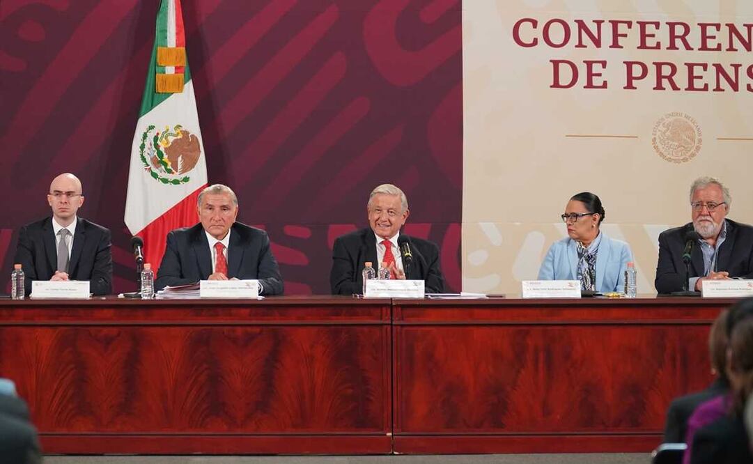El presidente Andrés Manuel López Obrador informó que este miércoles se reunió en Palacio Nacional con su gabinete de bienestar y gobernadores de la 4T. Foto: Twitter @lopezobrador_