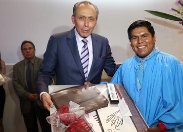 Pianista rarámuri deleita con concierto en el ISSSTE