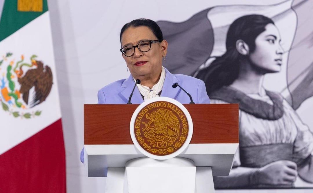 La secretaria de Gobernación, Rosa Icela Rodríguez, encabeza la conferencia de la presidenta Claudia Sheinbaum desde Palacio Nacional (17/04/2026). Foto: Hugo Salvador / EL UNIVERSAL
