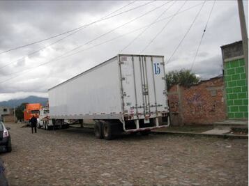 En Jalisco, resguardan 157 cuerpos en tráiler por falta de infraestructura