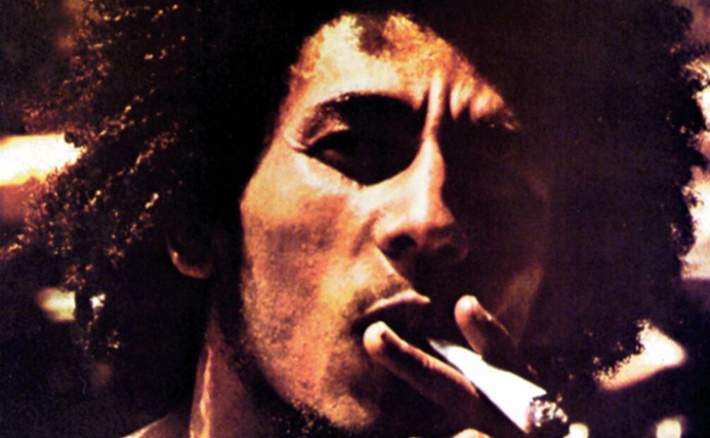 Álbum: "Catch a Fire


Artista: Bob Marley


Aportación: El álbum que más dejó en claro las ideas del jamaicano Bob Marley, quien hasta la actualidad es visto como el máximo exponente del reggae en el mundo. En el sencillo plasmó el suelo de un mundo sin injusticias, y el anhelo por el amor. 
