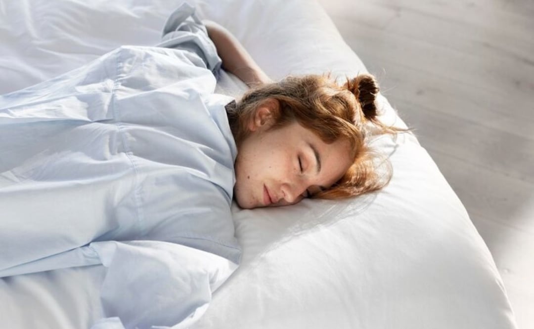 Posturas para dormir mejor. Fuente: Freepik