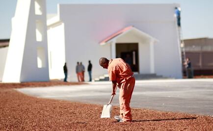 Báculo hecho por presos aguarda al Papa en Juárez