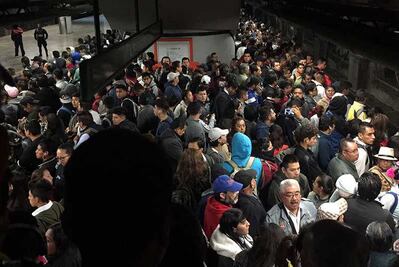 Falla eléctrica causó retraso en Metro Constitución de 1917