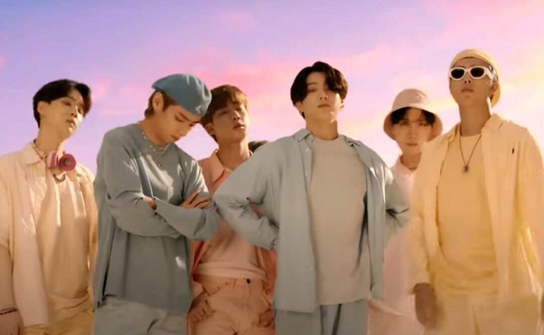 La banda BTS en el video de "Dynamite". Foto: Catura YouTube